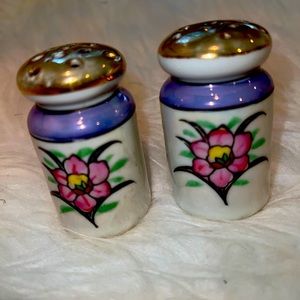 Vintage Japan Lusterware Kitchen Salt Pepper Shakers Mirror Metallic Flower Set